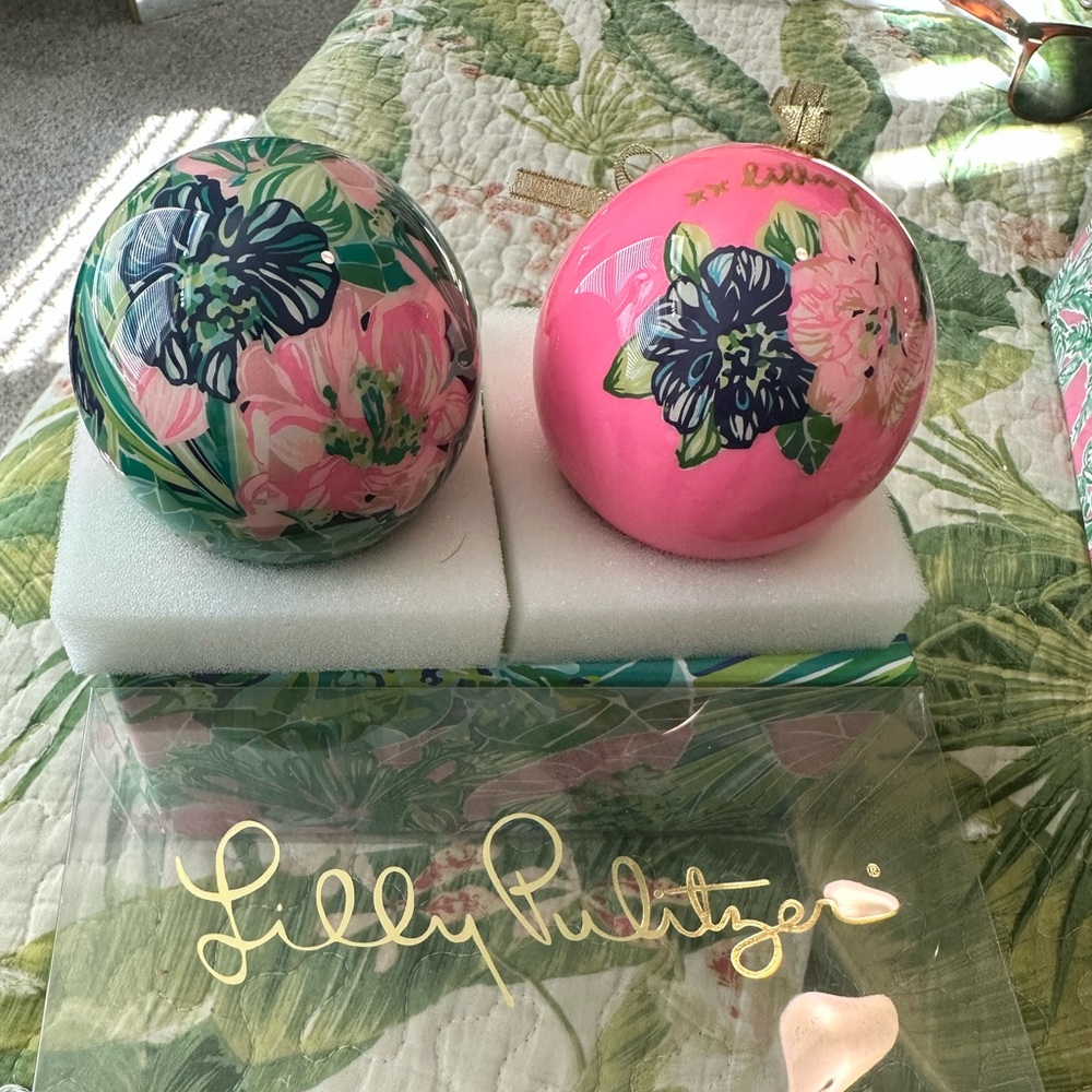 Lilly Pulitzer ornaments, new in box only taken out for the photos